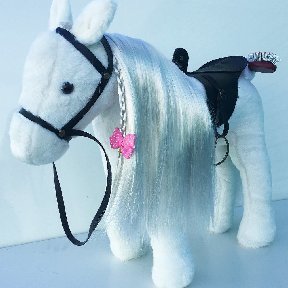 Brand new premium pony toy with brush, hair clip and blanket